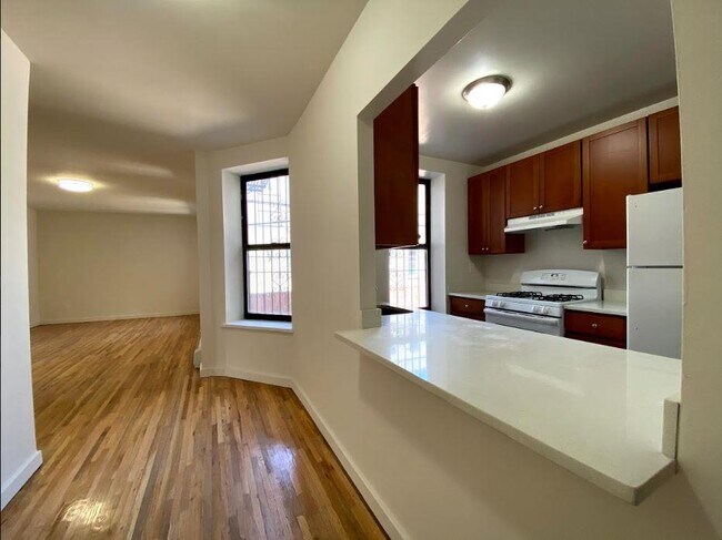 Building Photo - 280 Milford Street