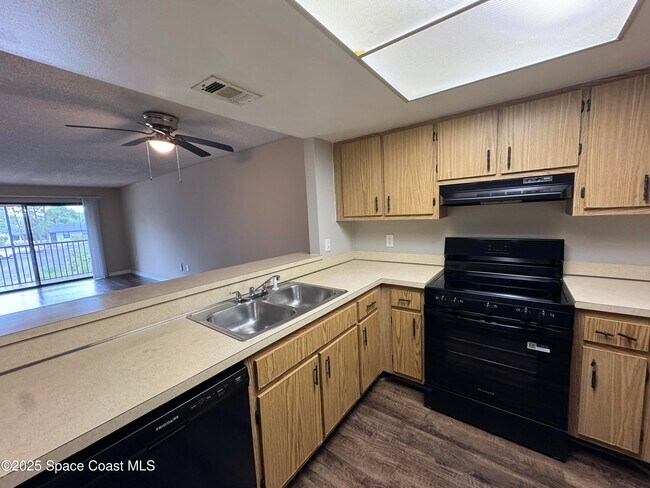 Foto del edificio - 2790 Rhonda Ln