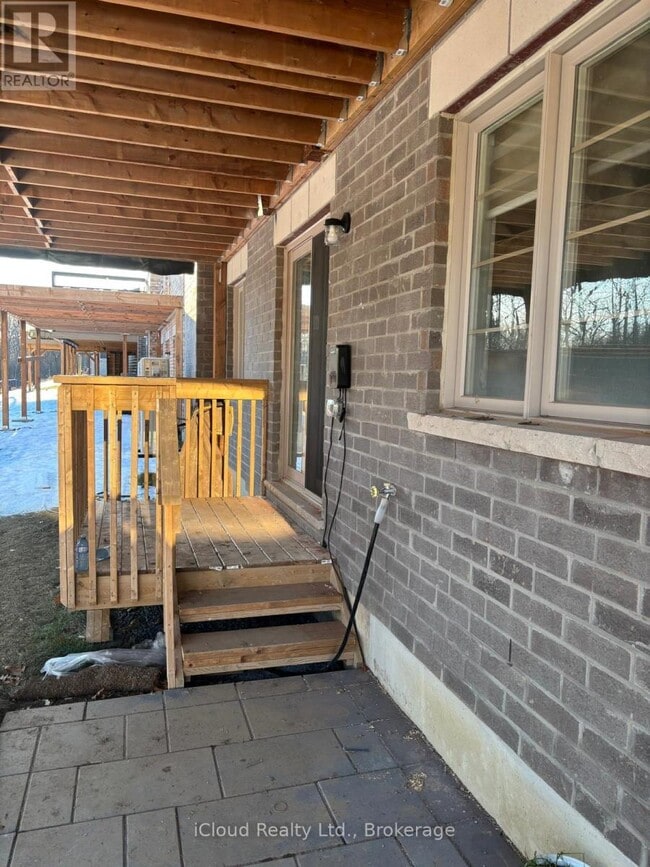 Building Photo - 69 Smokey Holw Pl