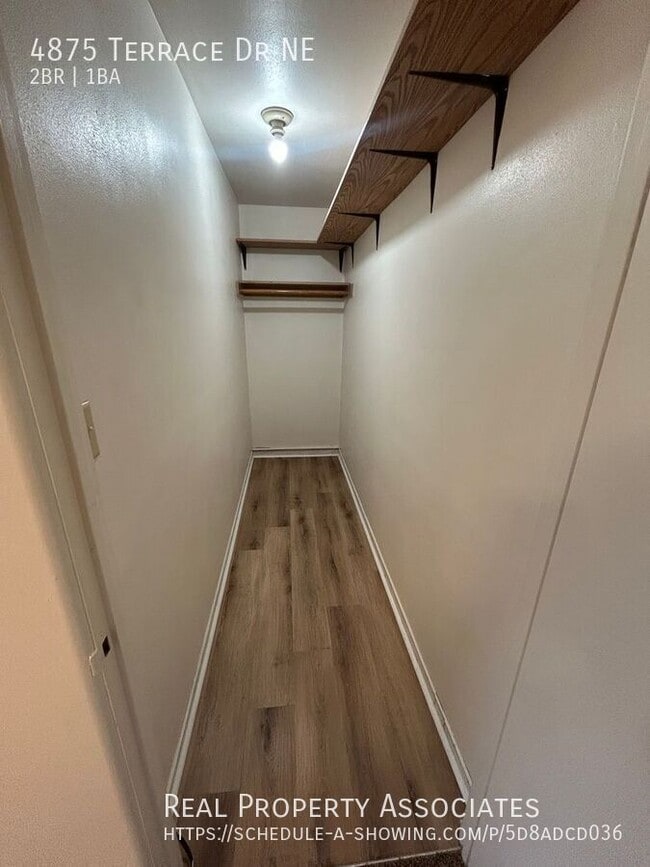 Building Photo - 4875 Terrace Dr NE