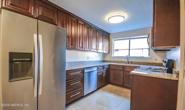 Building Photo - 3482 Docksider Dr N