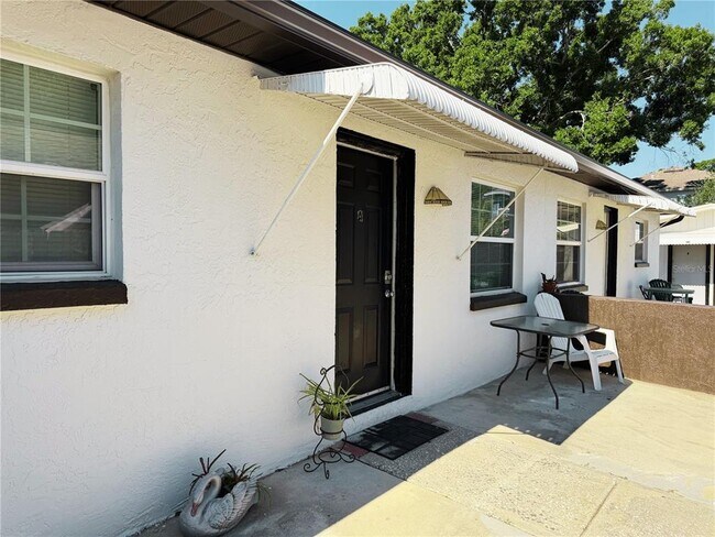 Foto del edificio - 6317 S Roberts Ave