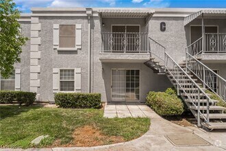 Building Photo - 3823 S Maryland Pkwy