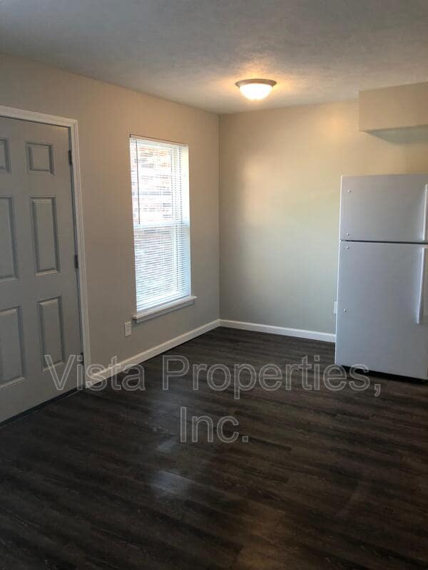 Building Photo - 4800 Saddlebrook Ln