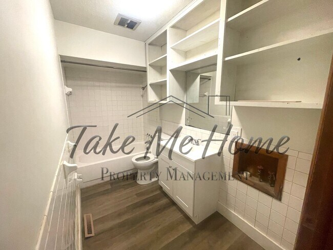 Foto del edificio - 2 Bedroom in East Springfield