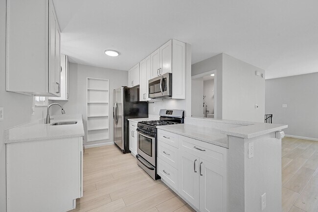 Building Photo - $2,200.00 - 3 Bed,1.5 Bath, Single Family ...