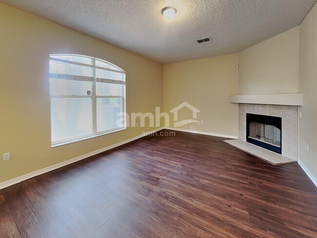 Foto del edificio - 138 Pine Isle Dr