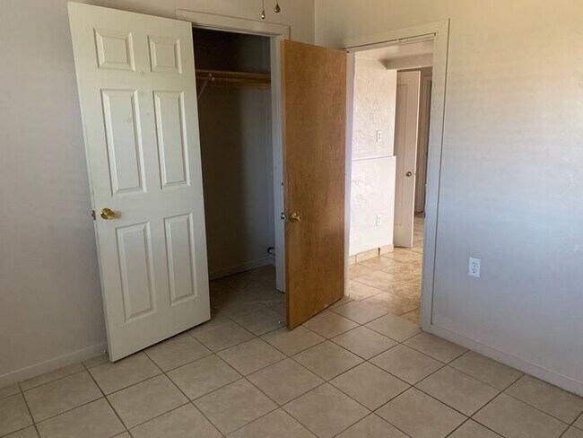 Building Photo - 3 Bedroom home available in Exeter!