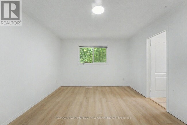 Building Photo - 332 Harvie Rd