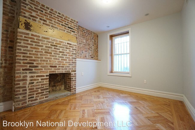 Building Photo - 605 Putnam Ave