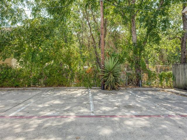 Building Photo - 929 W Hickory St