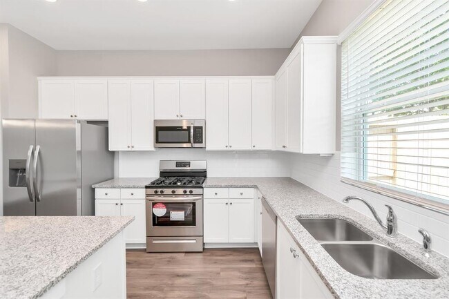 Foto del edificio - 2721 Brown Lk St