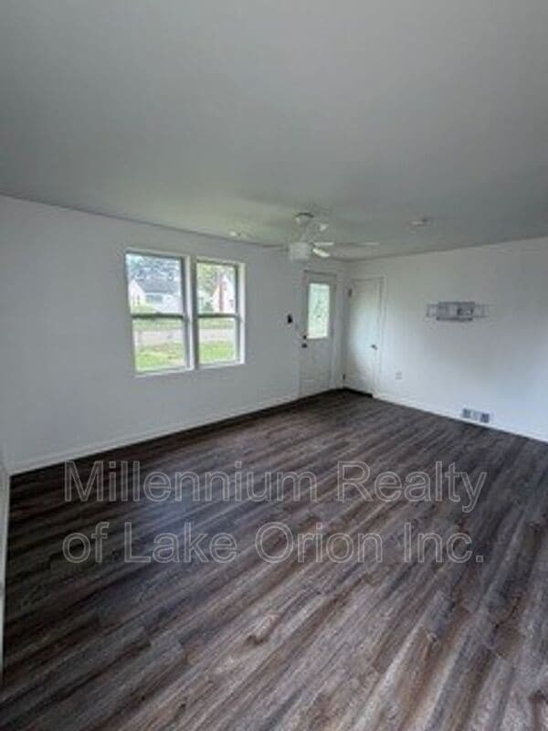 Building Photo - 85 E Beverly Ave