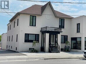Building Photo - 251 Simcoe St S