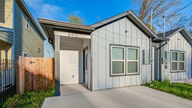 Foto del edificio - 8410 Sunnyhill St