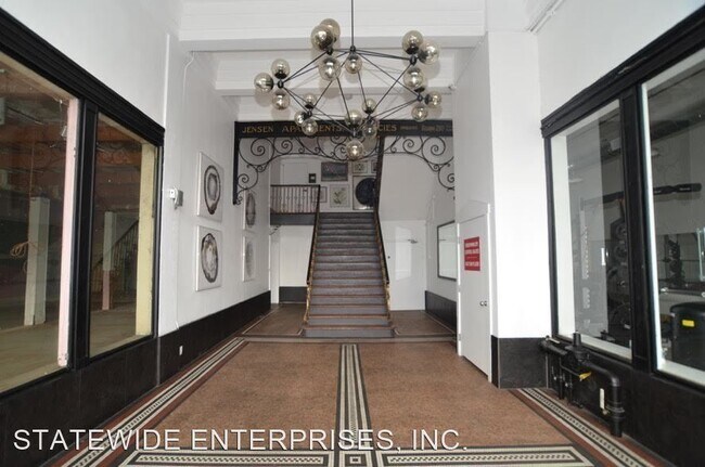 Building Photo - 1706 Sunset Blvd