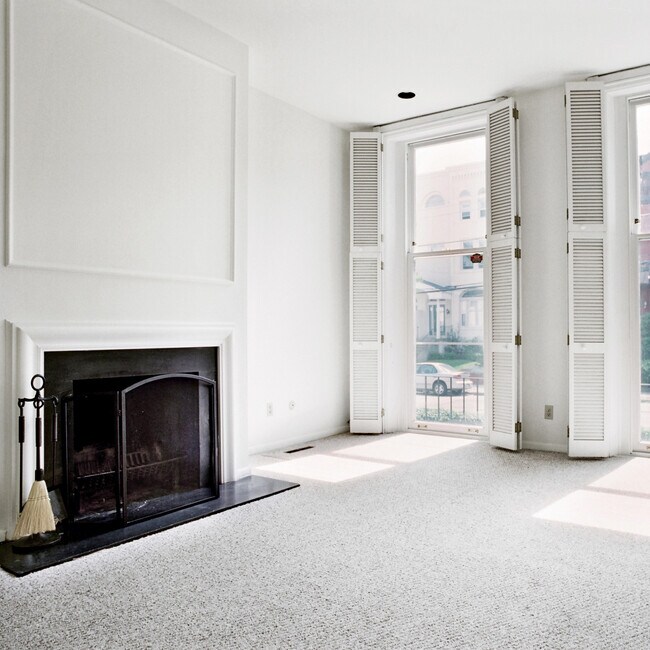 Foto del edificio - Franklin West Apartments, Leasing Office