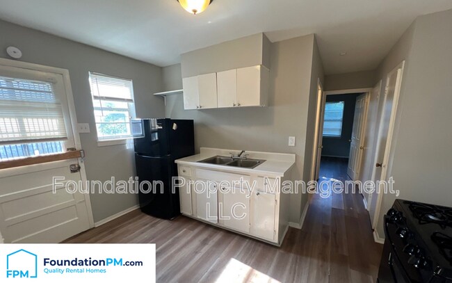 Foto del edificio - 1912 Hubert Ave