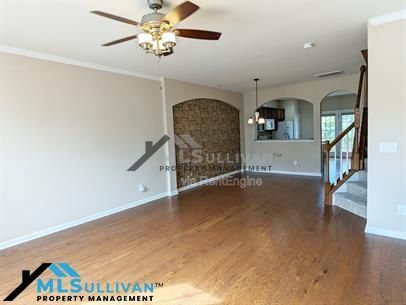 Foto del edificio - 100 Stratford Lakes Dr