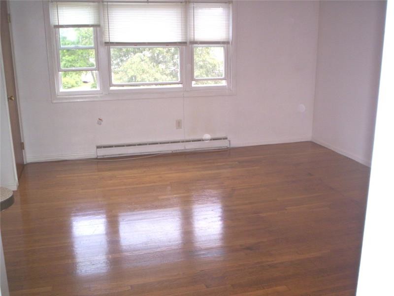 Primary Photo - 670 Bedford St