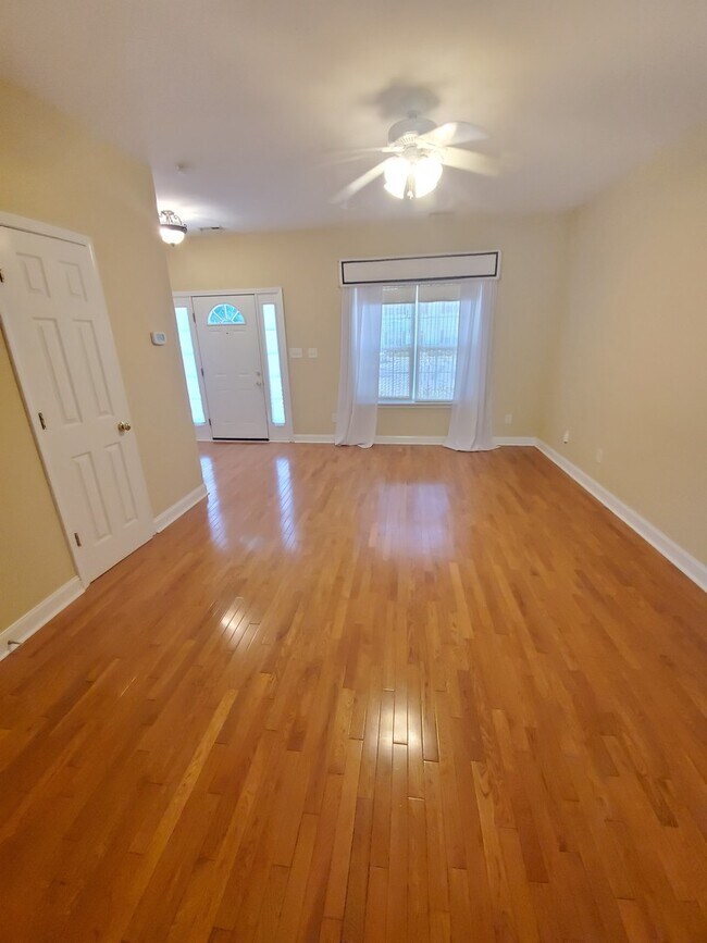 Foto del edificio - Charming 2 bedroom condo in Pineville !