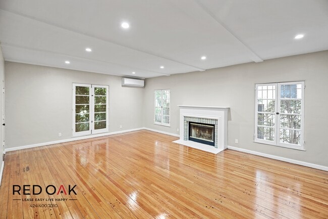 Building Photo - 206 S Martel Ave