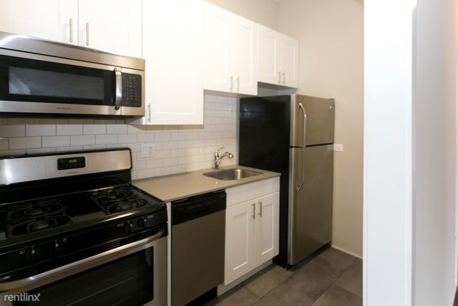 Foto del edificio - 3444 N Elaine Pl