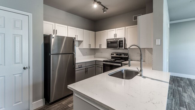 Foto del edificio - Available Now – Modern Apartment for Rent
