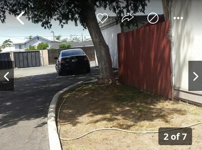 Foto del edificio - 745 S Lark Ellen Ave