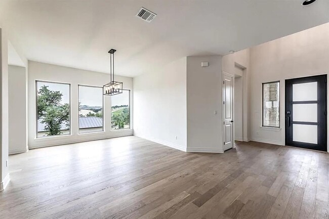 Building Photo - 4801 Serene Hills Dr