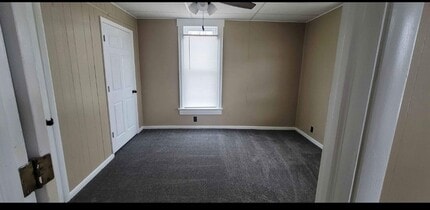 Building Photo - 2530 Unicorn Ave