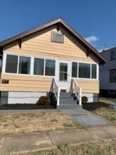 Building Photo - 27 Reamer Ave