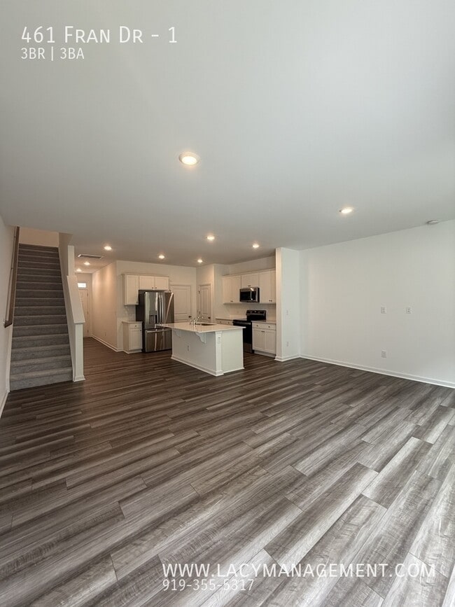 Building Photo - 461 Fran Dr