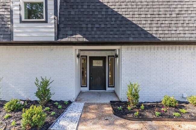 Foto del edificio - 185 El Pinto