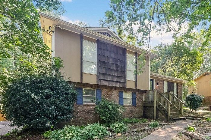 Primary Photo - Charming Split Level Home in Birmingham, AL!