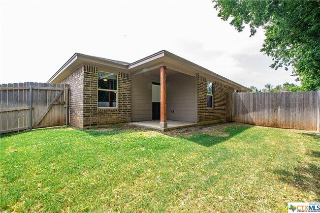 Building Photo - 2607 Leroy Ln