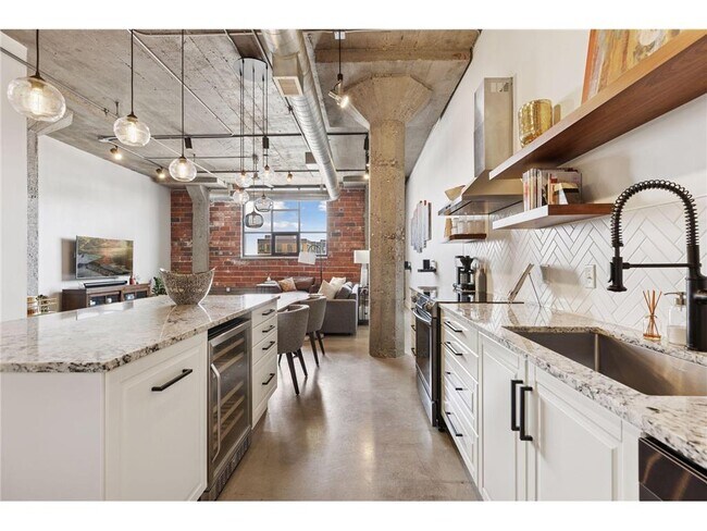 Foto del edificio - 718 N Washington Ave