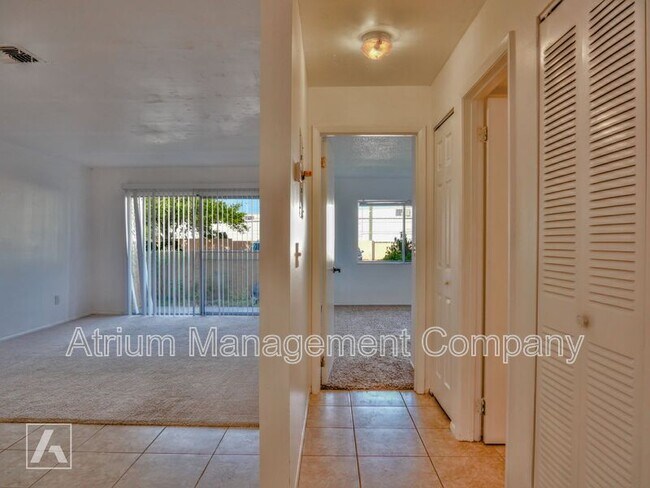 Building Photo - 630 Kenwick Cir