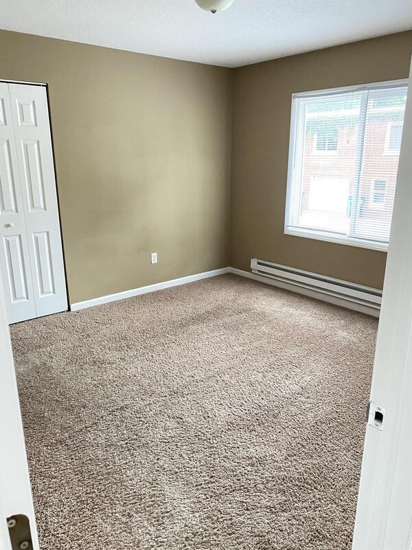 709 W Church St Unit Apt 6, Champaign, IL 61820 Condo for Rent in