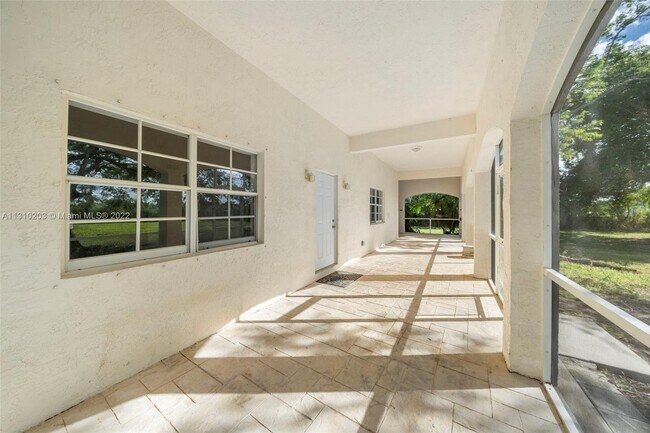 Foto del edificio - 22785 SW 218th Ct