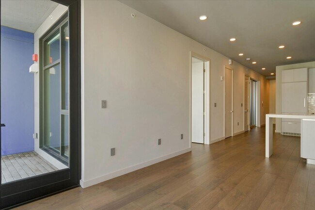 Building Photo - 1238 Sutter St