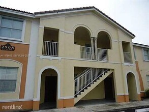 Building Photo - 1661 SE 28th St