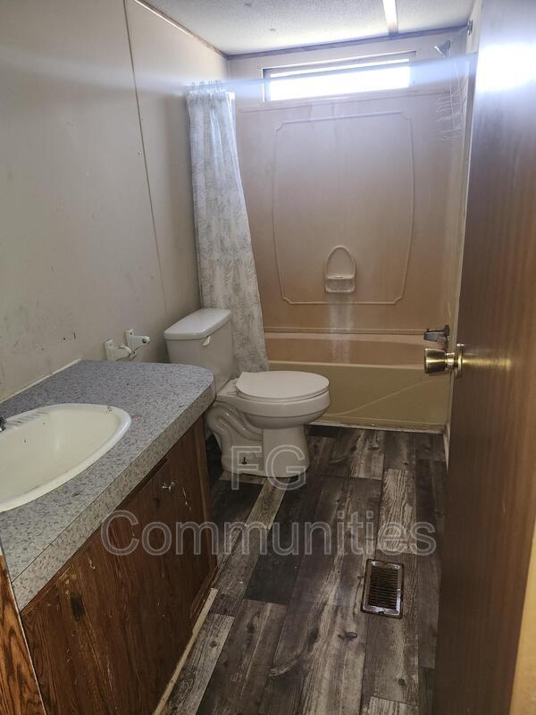 Building Photo - 1003 Crystal Blvd