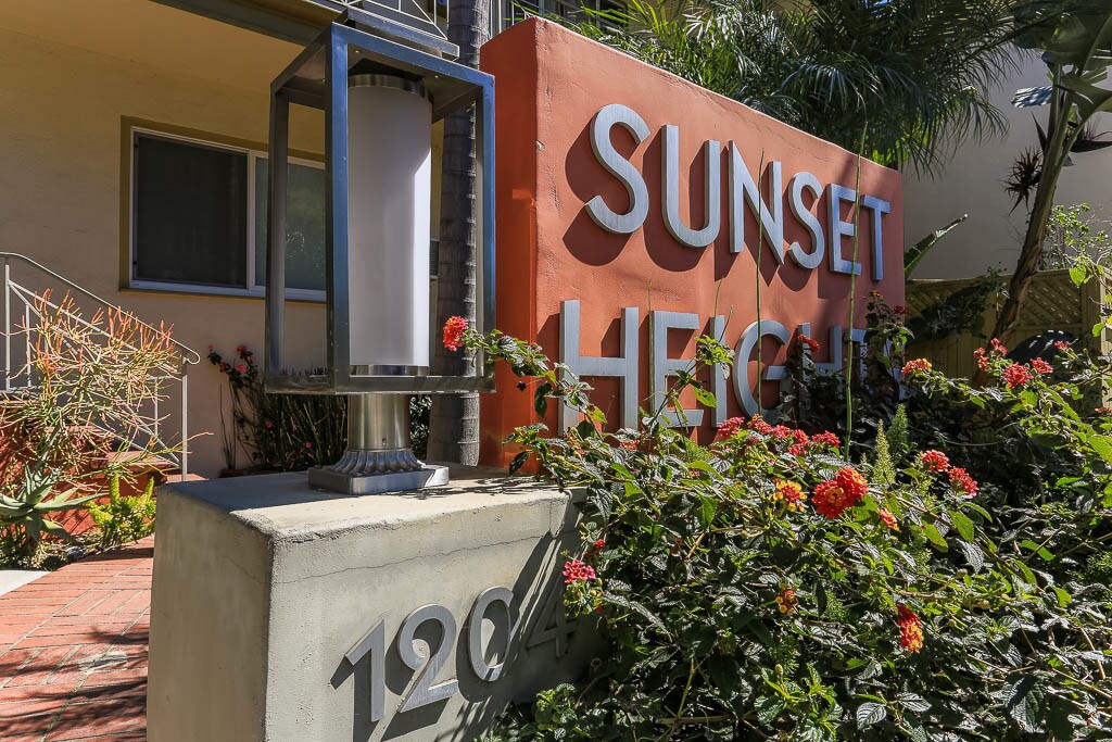 Primary Photo - 1204 N Crescent Heights Blvd