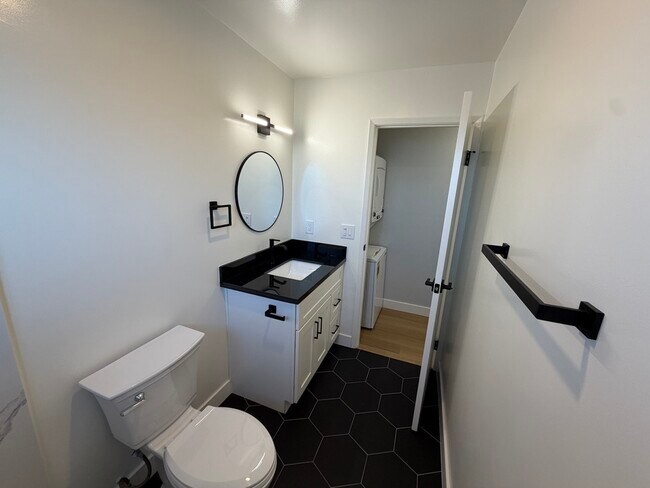 Foto del edificio - 14433 Bancroft Ave