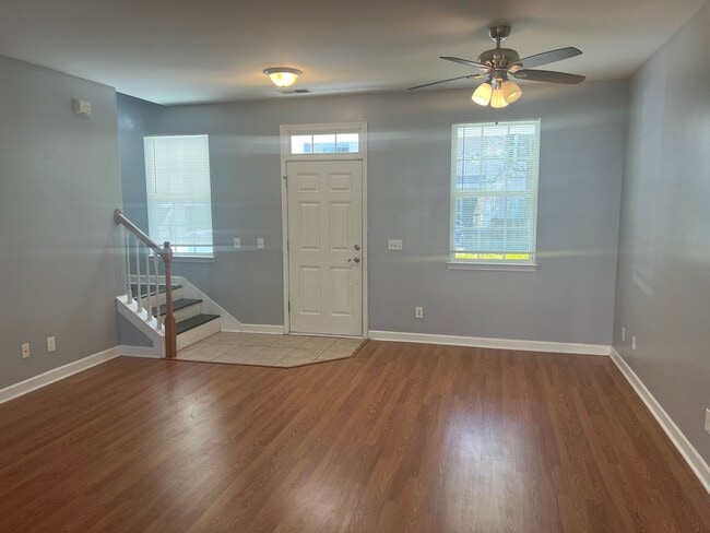 Building Photo - ** 1 Month Free Rent** Beautiful 3 Bedroom/ 2.5 Bath Unfurnished Townhouse in Wellstone!