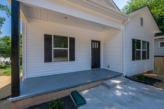 Building Photo - Modern 2024 Single Family Home – Spacious ...