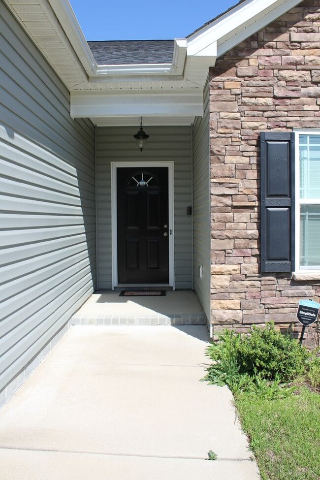 Building Photo - 134 Princess Dr