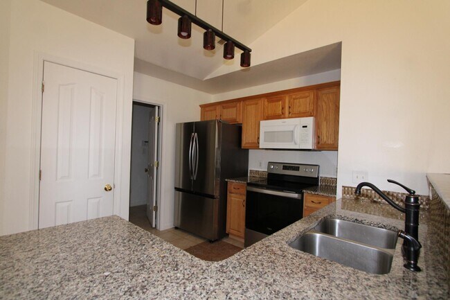 Foto del edificio - 2133 Rindle Dr