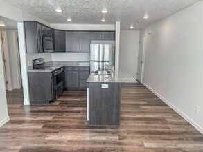 Building Photo - 3710 N Centrepoint Way
